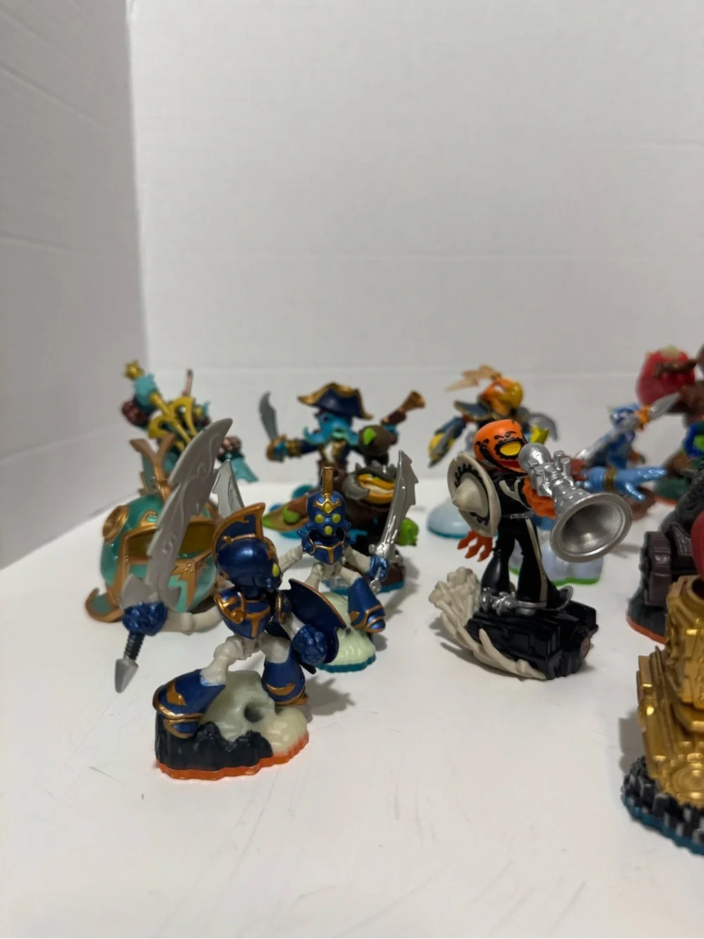 Skylanders 20 Piece Lot Figures Vehicles SuperChargers Trap Team Nintendo